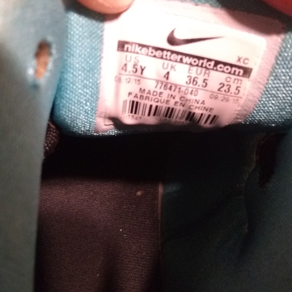 LeBron James tennis shoes - Picture 7 of 10